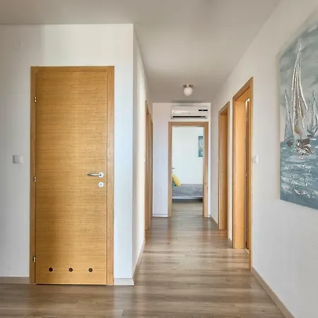 Peninsula * Ližnjan