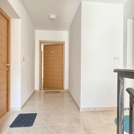 Peninsula Apartman